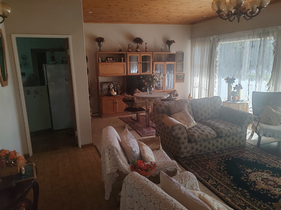 5 Bedroom Property for Sale in Campher Park Eastern Cape